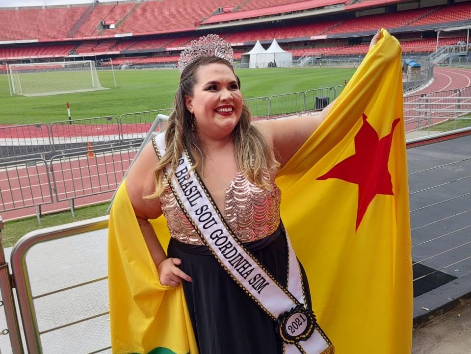Advogada acreana é eleita miss nacional do concurso “Sou Gordinha Sim”